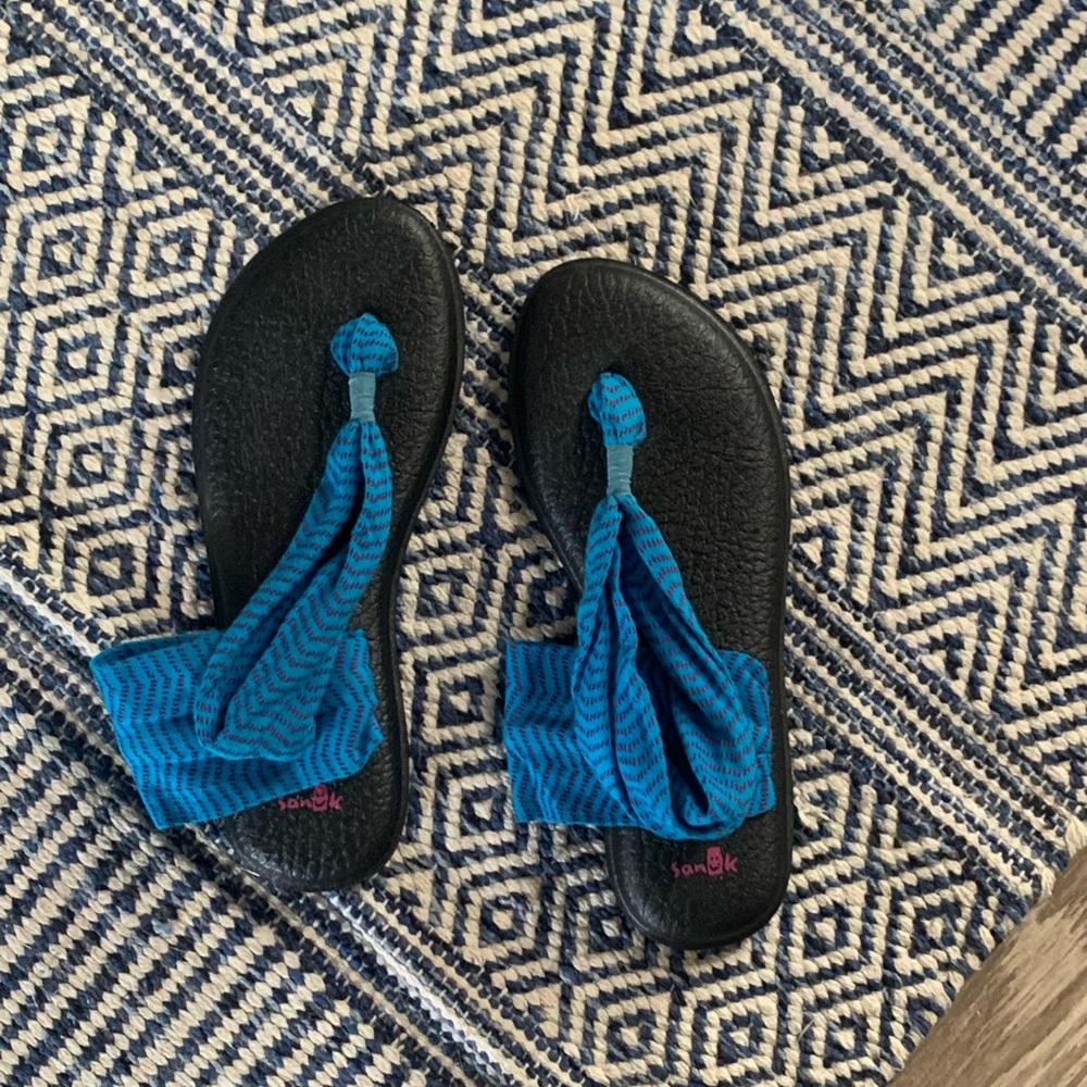 Sanuk sandals